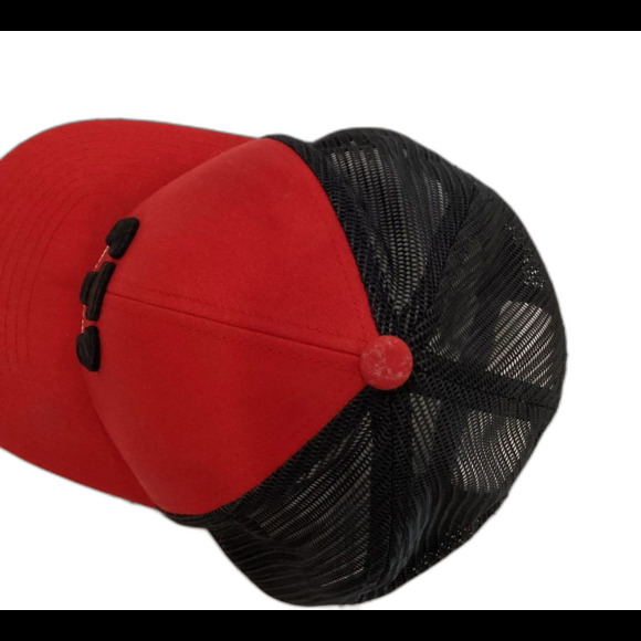 Travis Mathew Cap Hat Men’s Adjustable Snapback Black/Red/ Silver Truckers Cap - Picture 6 of 7
